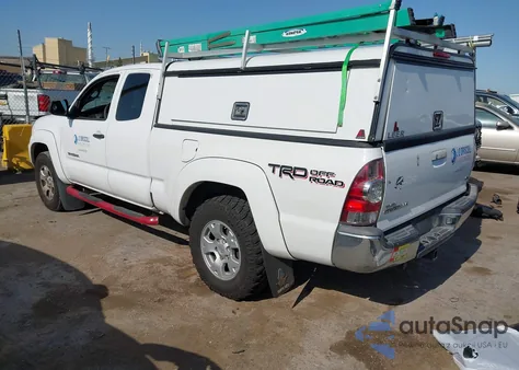 2015 Toyota Tacoma Access Cab/Trd Pro z USA, uszkodzony, nr VIN 5TFUU4EN2FX123252